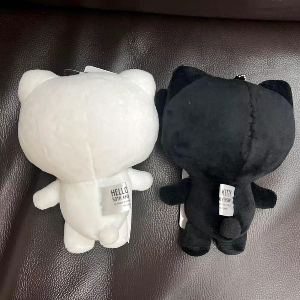 Hello Kitty 50th Anniversary Plush Keychain All White - Picture 2 of 6